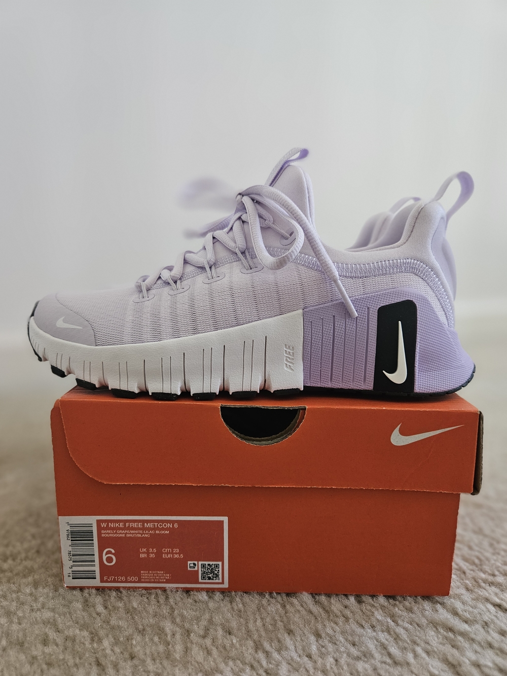 Nike Women's Free Metcon 6 Lightweight Training Shoe